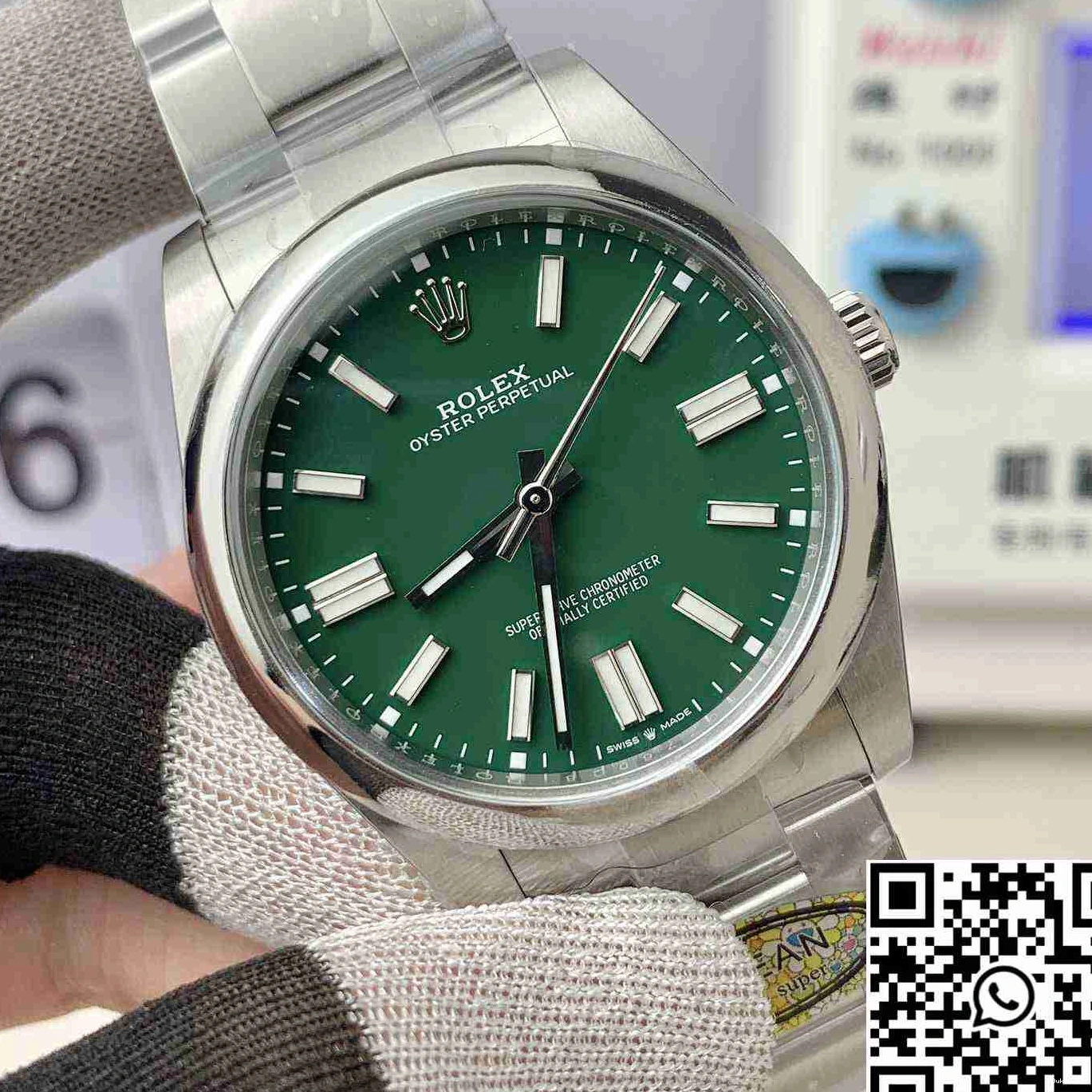 Oyster Factory Perpetual 41MM Green M124300-0005 Clean Rolex Dial 0805